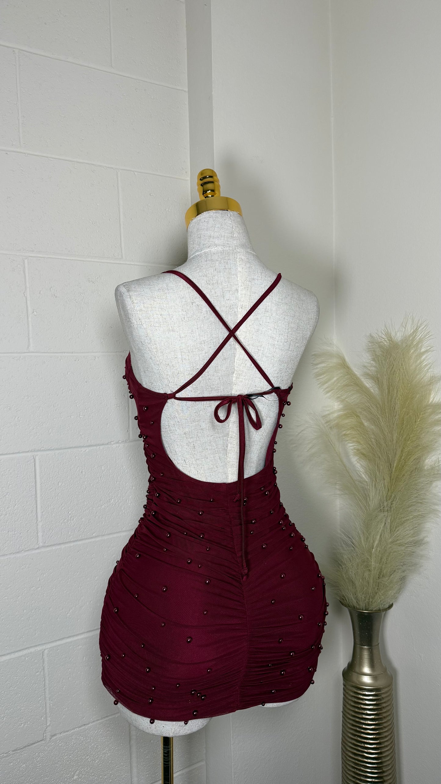 Pearly lace red dress